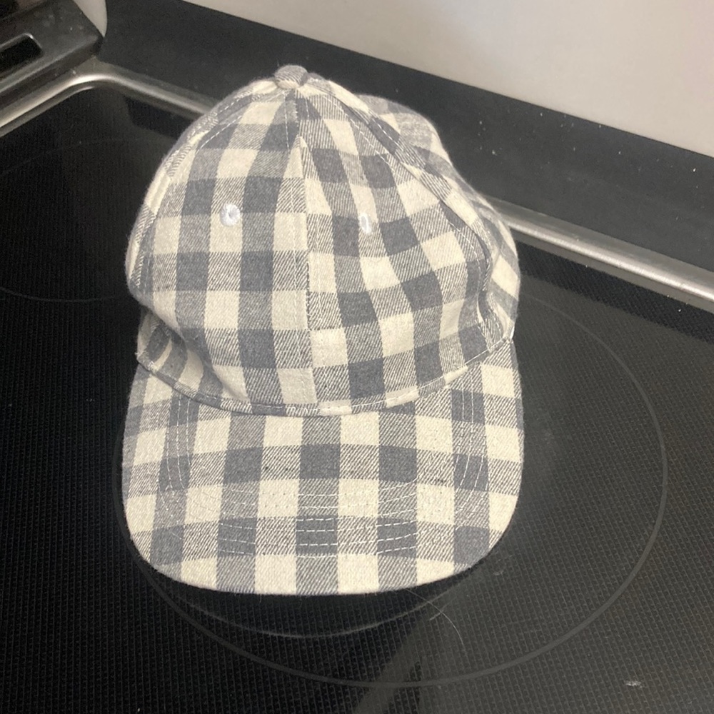 Cocus Pocus grey and white checker pattern hat